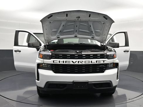 Used 2020 Chevrolet Silverado 1500 Custom w/ Custom Value Package AWD/4WD image 33