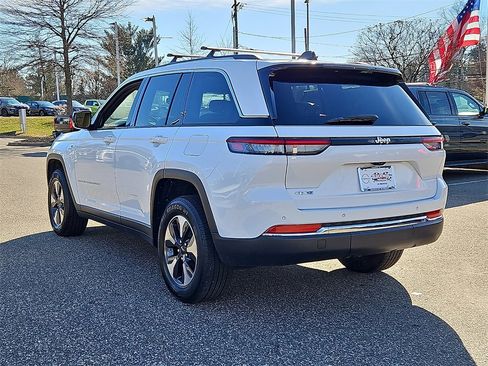 Used 2022 Jeep Grand Cherokee Limited 4xe image 6