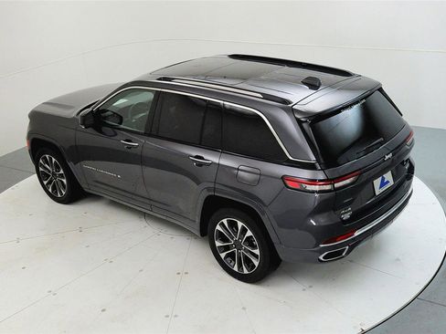 Used 2022 Jeep Grand Cherokee Overland w/ Luxury Tech Group IV image 16