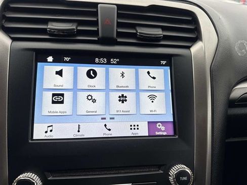 Used 2017 Ford Fusion SE w/ Equipment Group 201A image 31