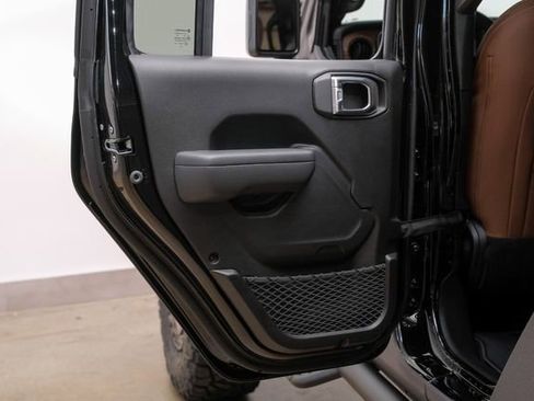 Used 2025 Jeep Gladiator Sport image 91