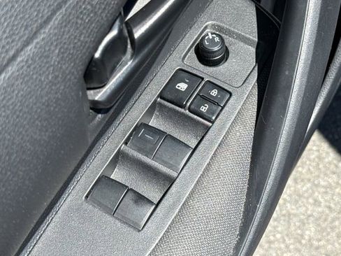 Used 2025 Toyota Corolla LE FWD image 20