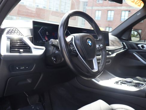 Used 2024 BMW X5 xDrive40i w/ Premium Package AWD/4WD image 9