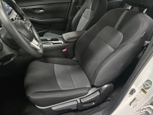 Used 2025 Nissan Sentra SV image 17