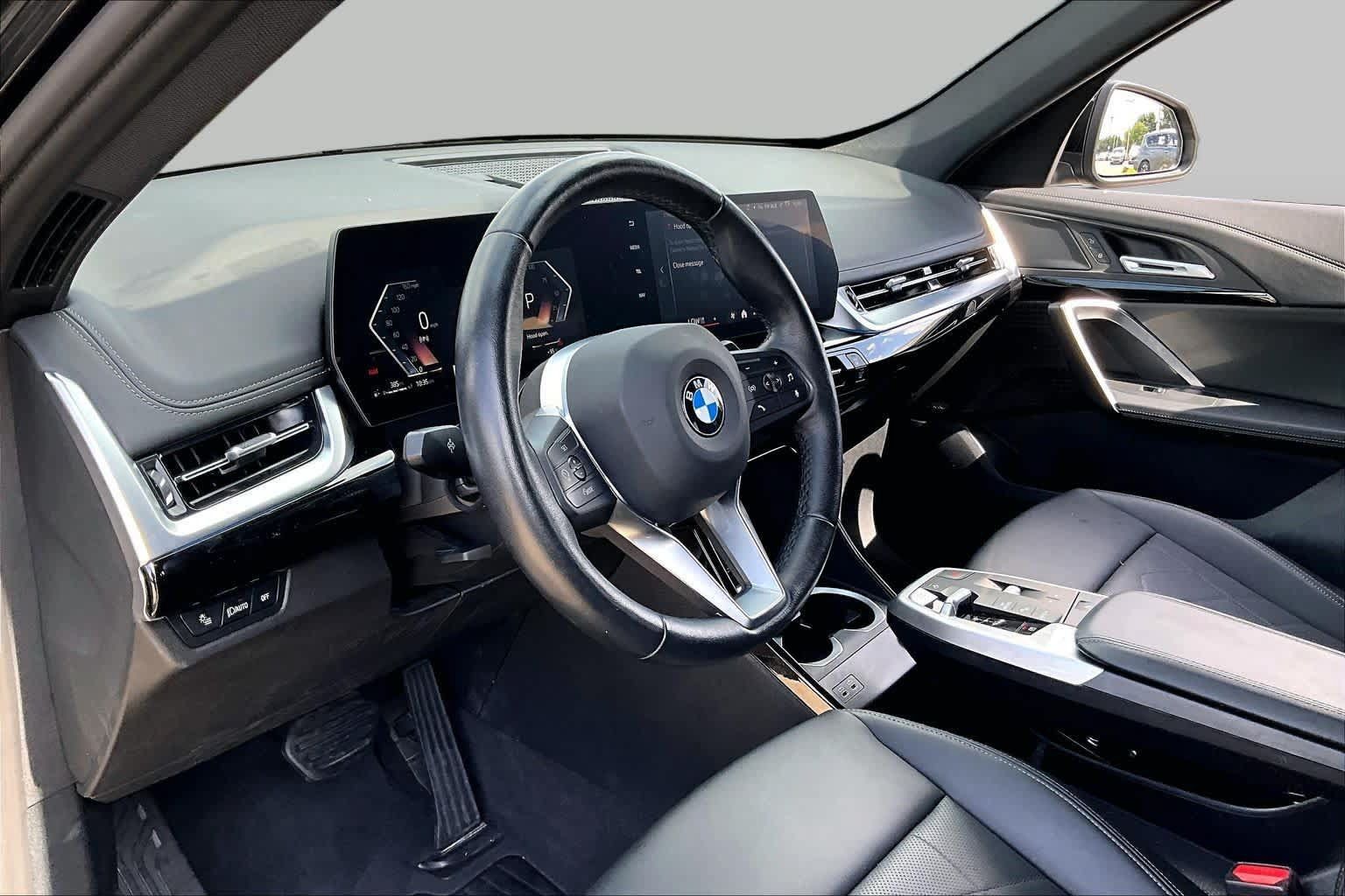 Used 2025 BMW X1 xDrive28i AWD/4WD image 16