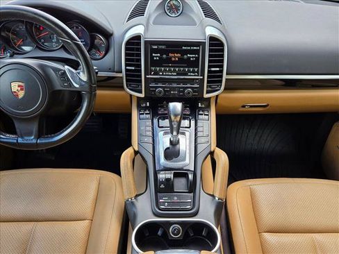 Used 2014 Porsche Cayenne Platinum Edition AWD/4WD image 15