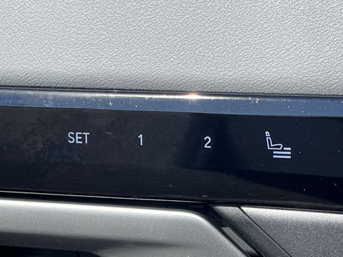 Certified 2025 BMW 530i 530i w/ Premium Package image 17