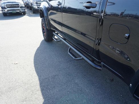 Used 2021 Chevrolet Silverado 1500 LT Trail Boss w/ Convenience Package II image 12