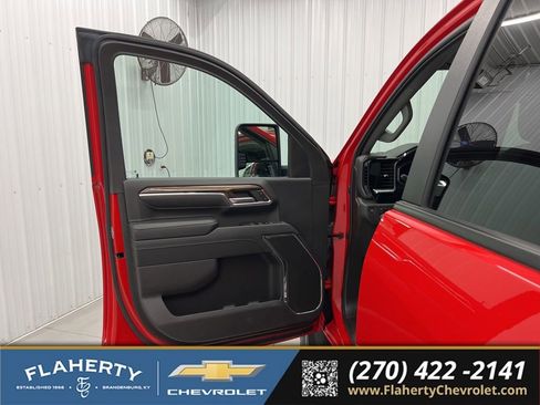 Used 2024 Chevrolet Silverado 3500 LT w/ Convenience Package AWD/4WD image 8