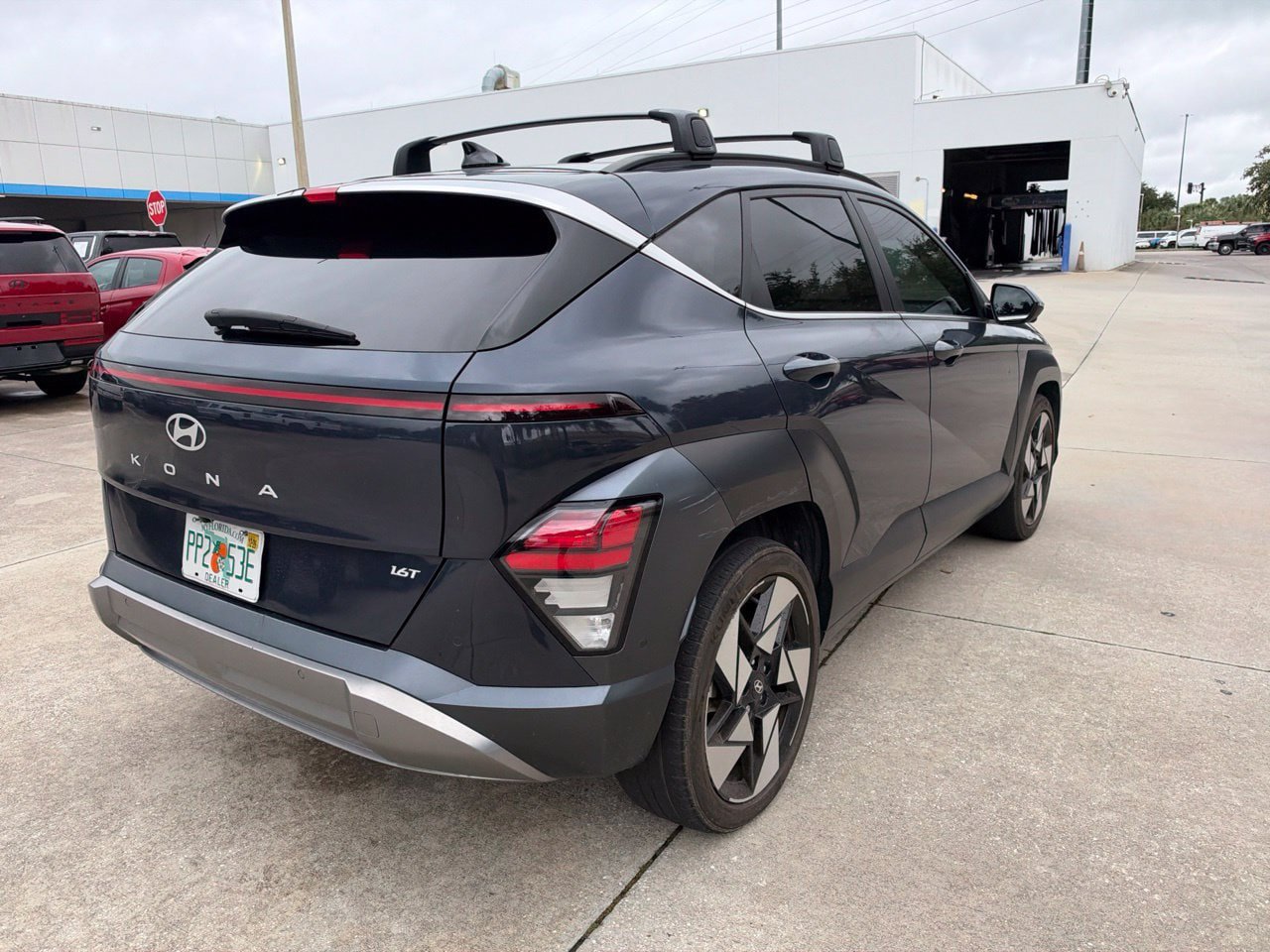 Used 2024 Hyundai Kona Limited FWD image 7