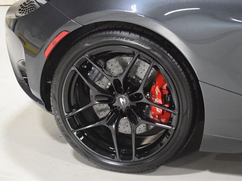 New 2026 McLaren 750S image 16