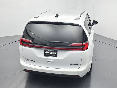 Used 2024 Chrysler Pacifica Limited FWD image 54