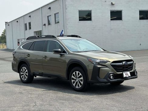 Certified 2025 Subaru Outback Premium AWD/4WD image 8