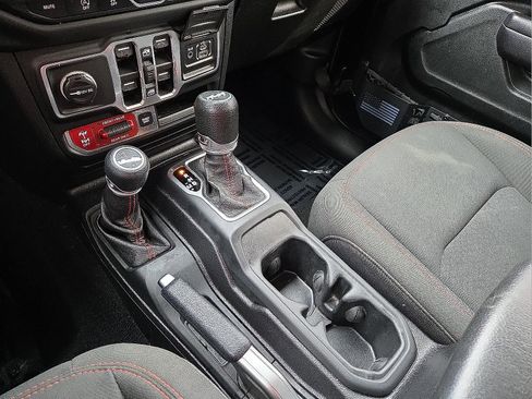 Used 2018 Jeep Wrangler Unlimited Rubicon image 25