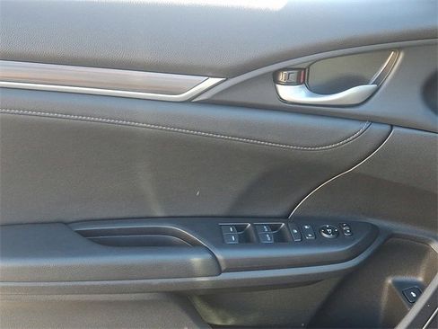 Used 2019 Honda Civic EX-L image 12