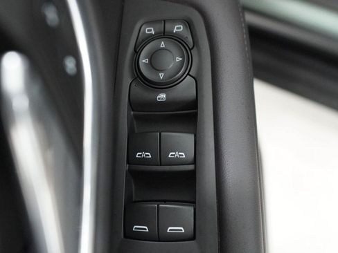 Used 2023 Chevrolet Tahoe LS RWD image 17