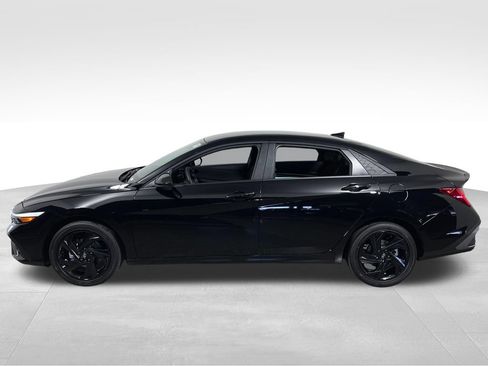 New 2026 Hyundai Elantra SEL FWD image 2
