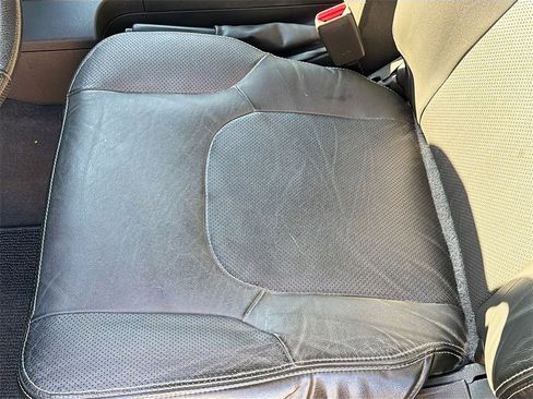 Used 2020 Nissan Frontier PRO-4X w/ Pro-4x Utility Package image 19