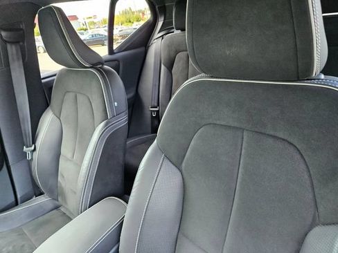 Used 2019 Volvo XC40 T5 R-Design AWD/4WD image 17