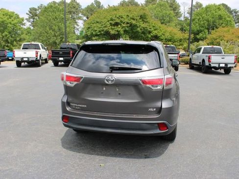 Used 2016 Toyota Highlander XLE FWD image 17