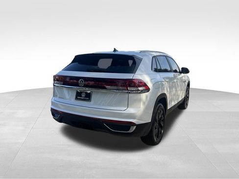 New 2026 Volkswagen Atlas Cross Sport SE FWD image 5