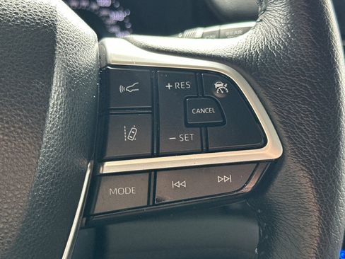 Certified 2022 Toyota Sienna XLE FWD image 28