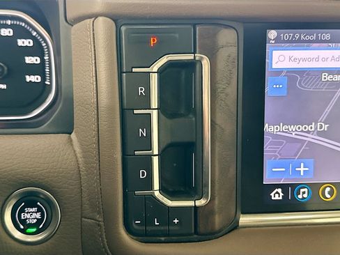 Used 2021 GMC Yukon XL Denali w/ Denali Ultimate Package AWD/4WD image 19