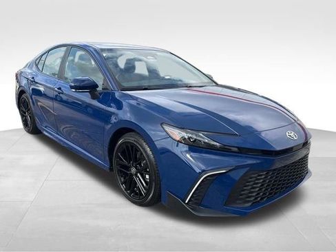 Used 2025 Toyota Camry SE w/ Convenience Package image 51