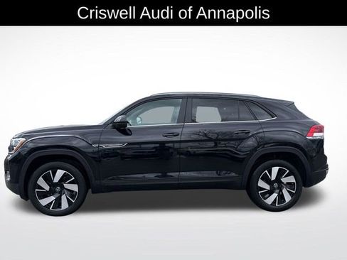 Used 2024 Volkswagen Atlas Cross Sport SE image 2