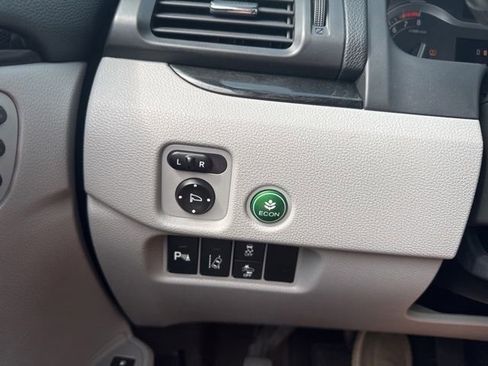 Used 2016 Honda Pilot Touring image 32