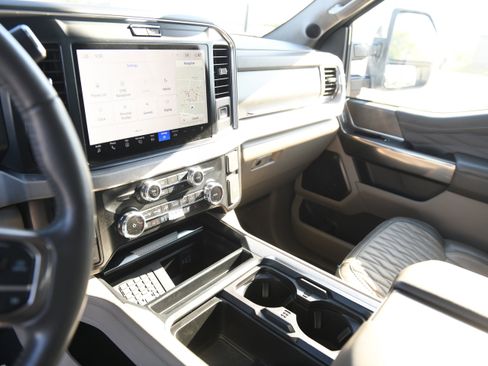 Used 2025 Ford F250 Platinum w/ Platinum Plus Package AWD/4WD image 18
