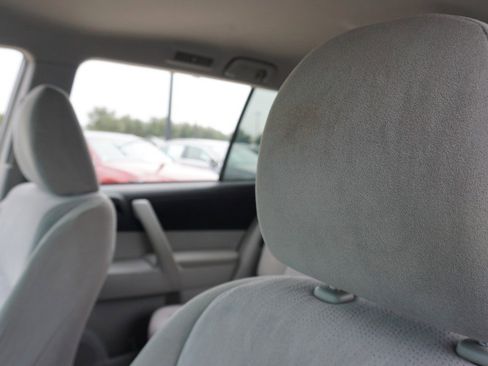 Used 2011 Toyota Highlander 2WD image 20