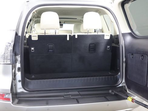 Used 2023 Lexus GX 460 Premium image 24