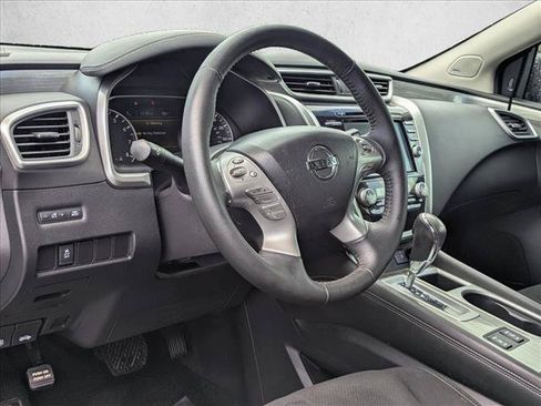 Used 2018 Nissan Murano SV w/ Premium Package FWD image 10