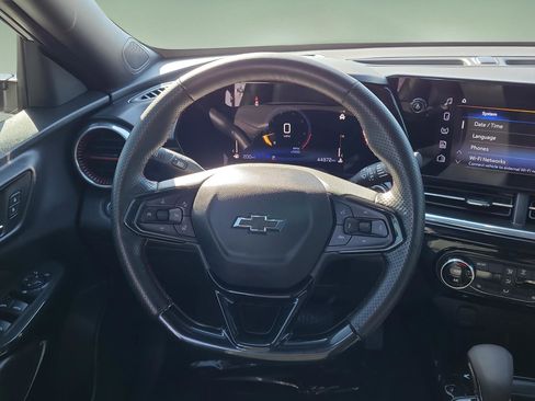 Used 2025 Chevrolet Trax RS w/ Driver Confidence Package image 12