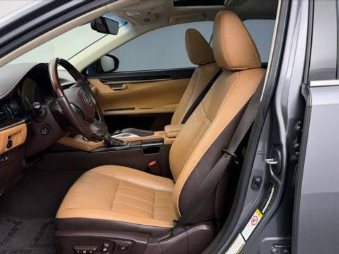 Used 2018 Lexus ES 350 w/ Luxury Package w/Wood Trim FWD image 14