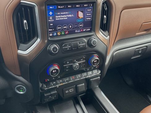 Used 2021 Chevrolet Silverado 1500 High Country w/ Safety Package II image 9