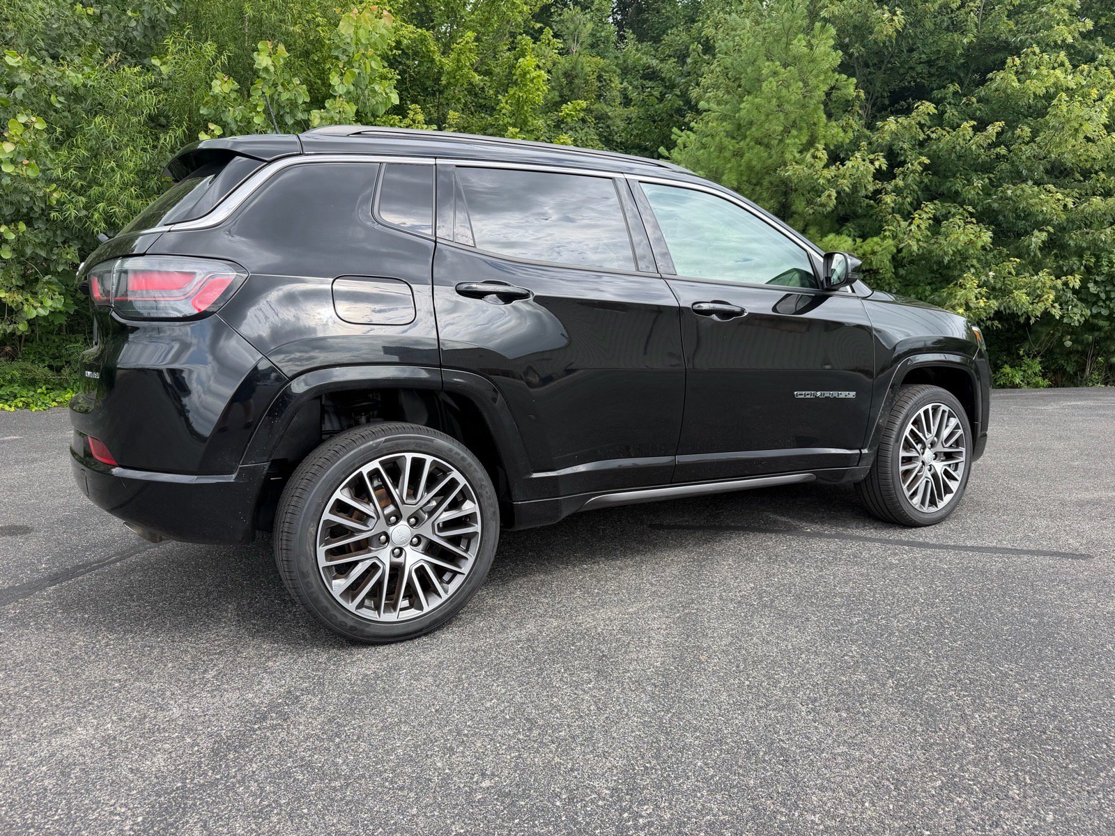 Used 2022 Jeep Compass Limited w/ Elite Group AWD/4WD image 17