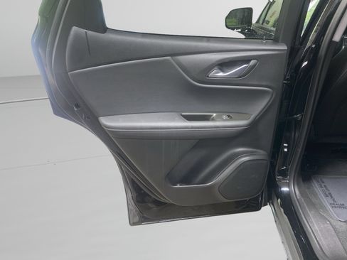 Used 2025 Chevrolet Blazer LT AWD/4WD image 10