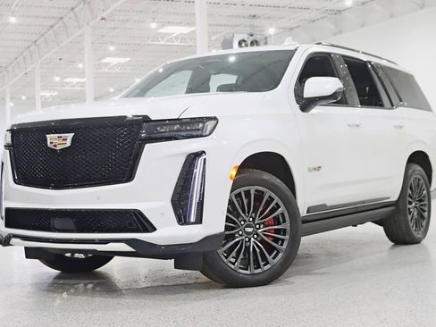 Used 2024 Cadillac Escalade V AWD/4WD image 6
