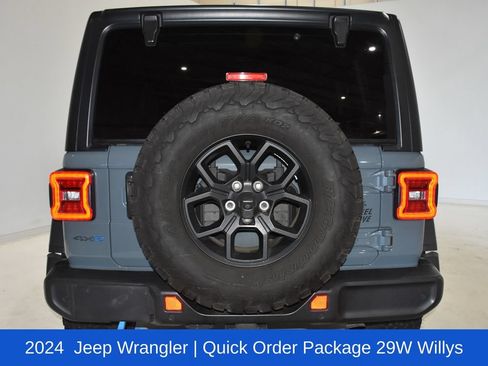 Used 2024 Jeep Wrangler Unlimited AWD/4WD image 5