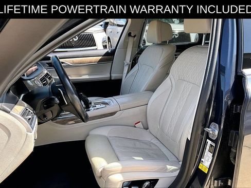 Used 2020 BMW 740i w/ Premium Package RWD image 30