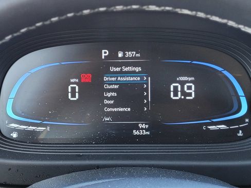 Certified 2025 Hyundai Venue SEL FWD image 29
