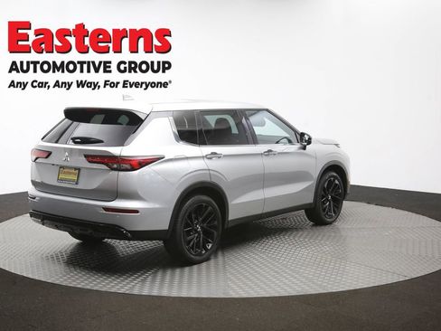 Used 2022 Mitsubishi Outlander SE FWD image 40