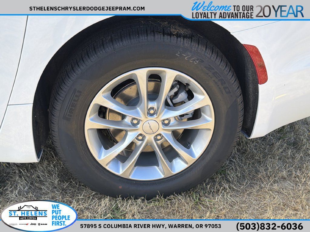 New 2027 Chrysler Pacifica Select FWD image 28