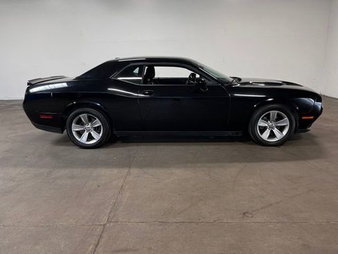 Used 2021 Dodge Challenger SXT RWD image 2