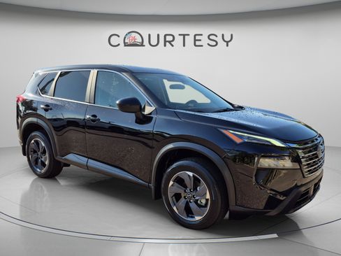 Certified 2026 Nissan Rogue SV FWD image 9