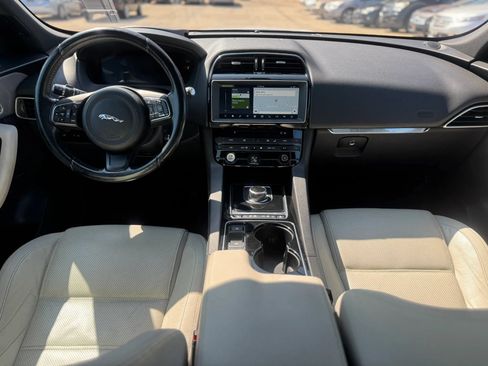 Used 2017 Jaguar F-PACE Prestige AWD/4WD image 8