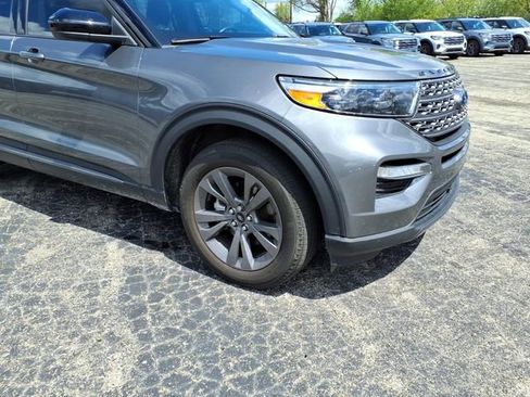 Used 2023 Ford Explorer XLT w/ Equipment Group 202A AWD/4WD image 4