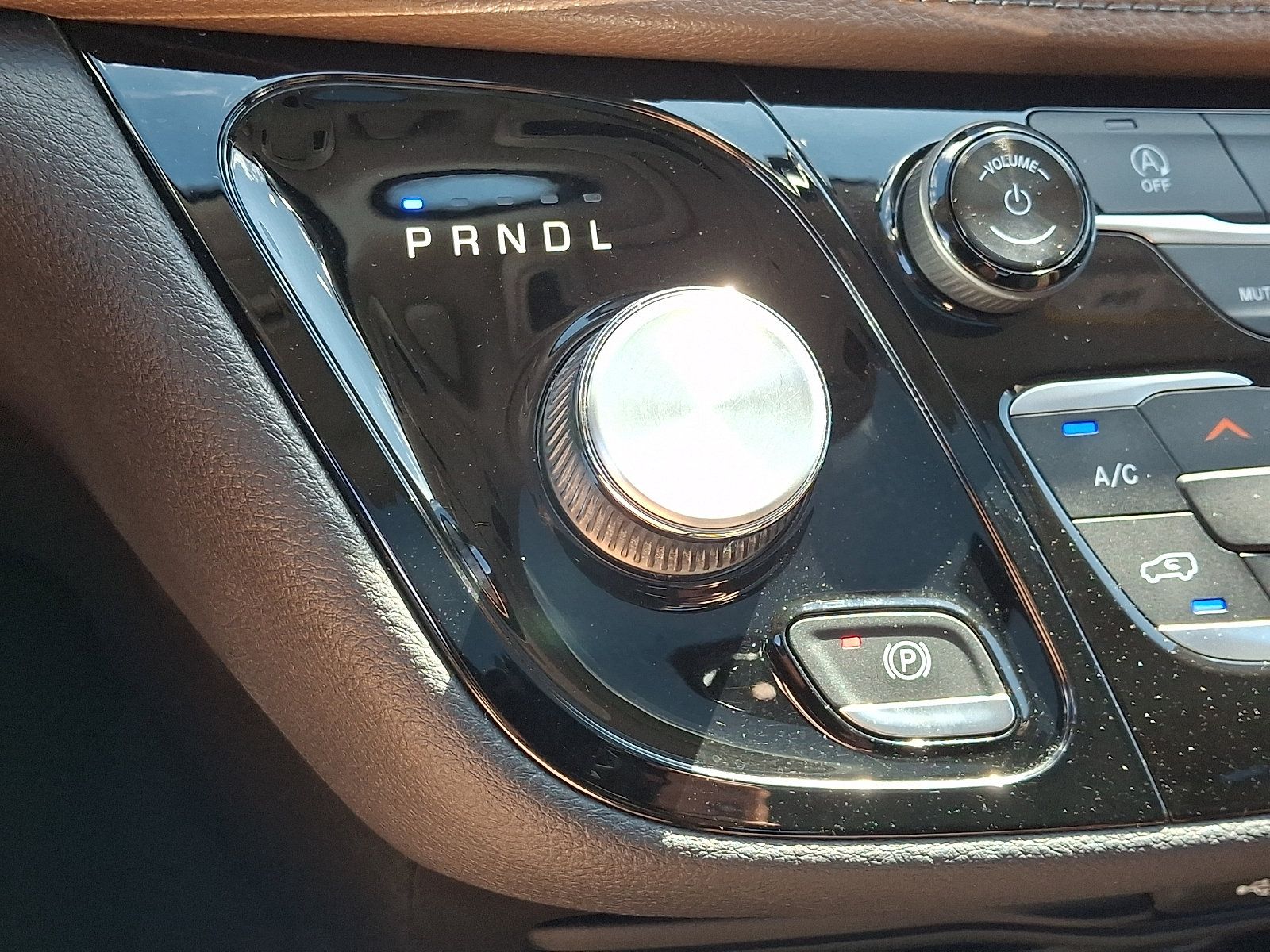 Used 2018 Chrysler Pacifica Limited FWD image 17